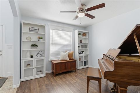 Tiny photo for 427 W CINNAMON CIR, Saratoga Springs, UT 84045 (MLS # 2134615)