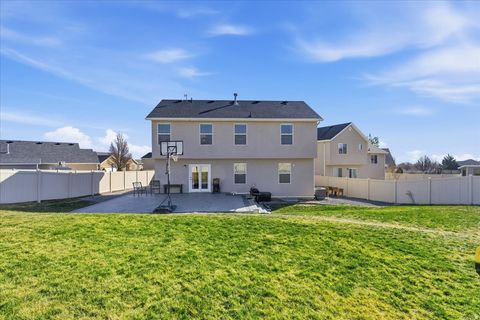 Tiny photo for 427 W CINNAMON CIR, Saratoga Springs, UT 84045 (MLS # 2134615)