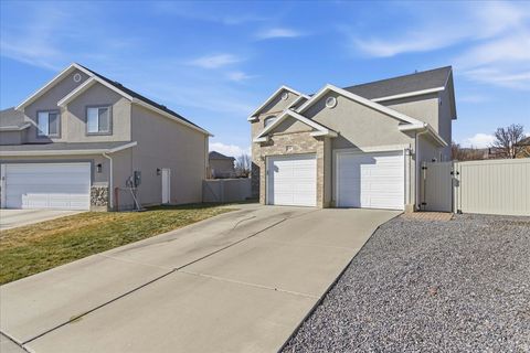 Tiny photo for 427 W CINNAMON CIR, Saratoga Springs, UT 84045 (MLS # 2134615)