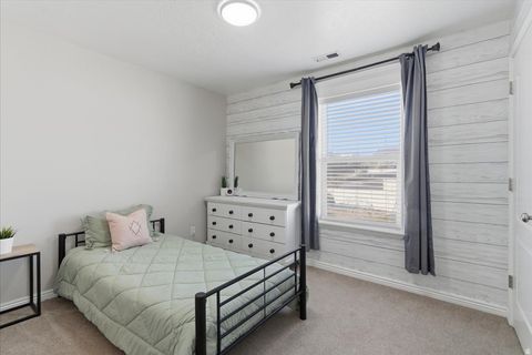 Tiny photo for 427 W CINNAMON CIR, Saratoga Springs, UT 84045 (MLS # 2134615)