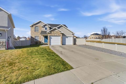 Tiny photo for 427 W CINNAMON CIR, Saratoga Springs, UT 84045 (MLS # 2134615)