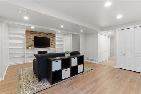 Tiny photo for 427 W CINNAMON CIR, Saratoga Springs, UT 84045 (MLS # 2134615)