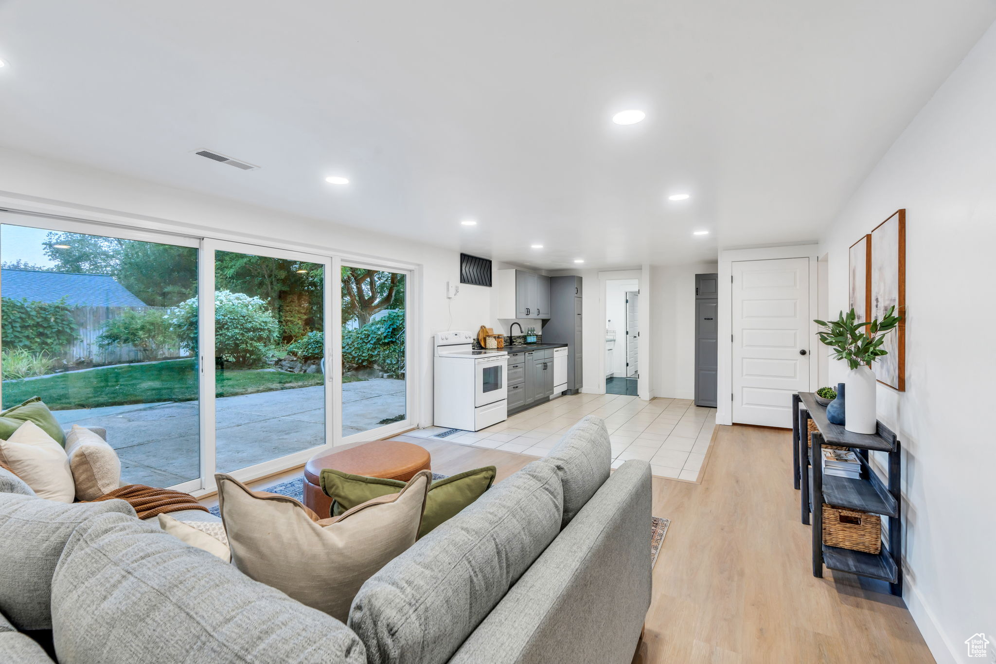 INDIAN HILLS - Residential