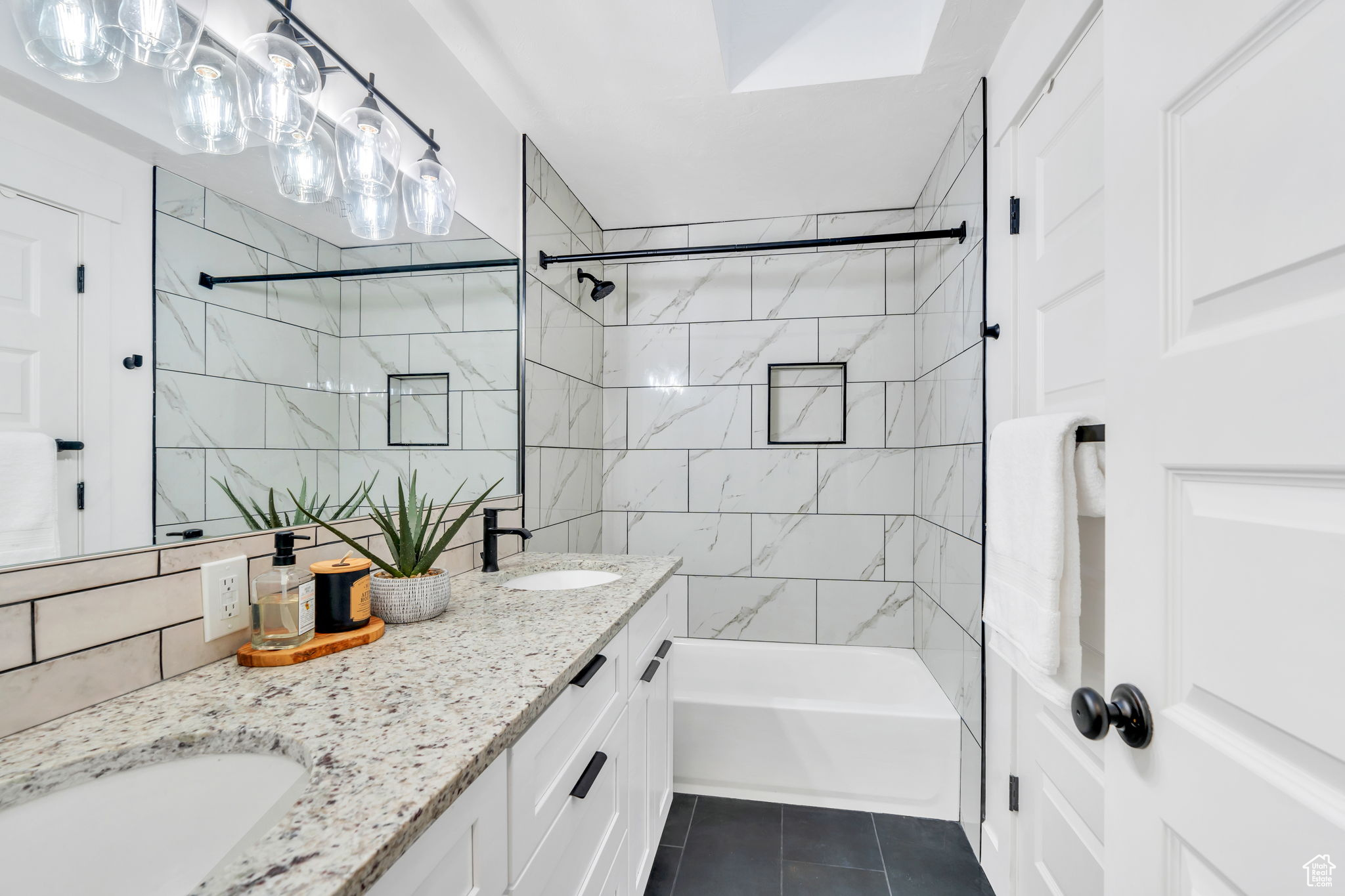 INDIAN HILLS - Residential