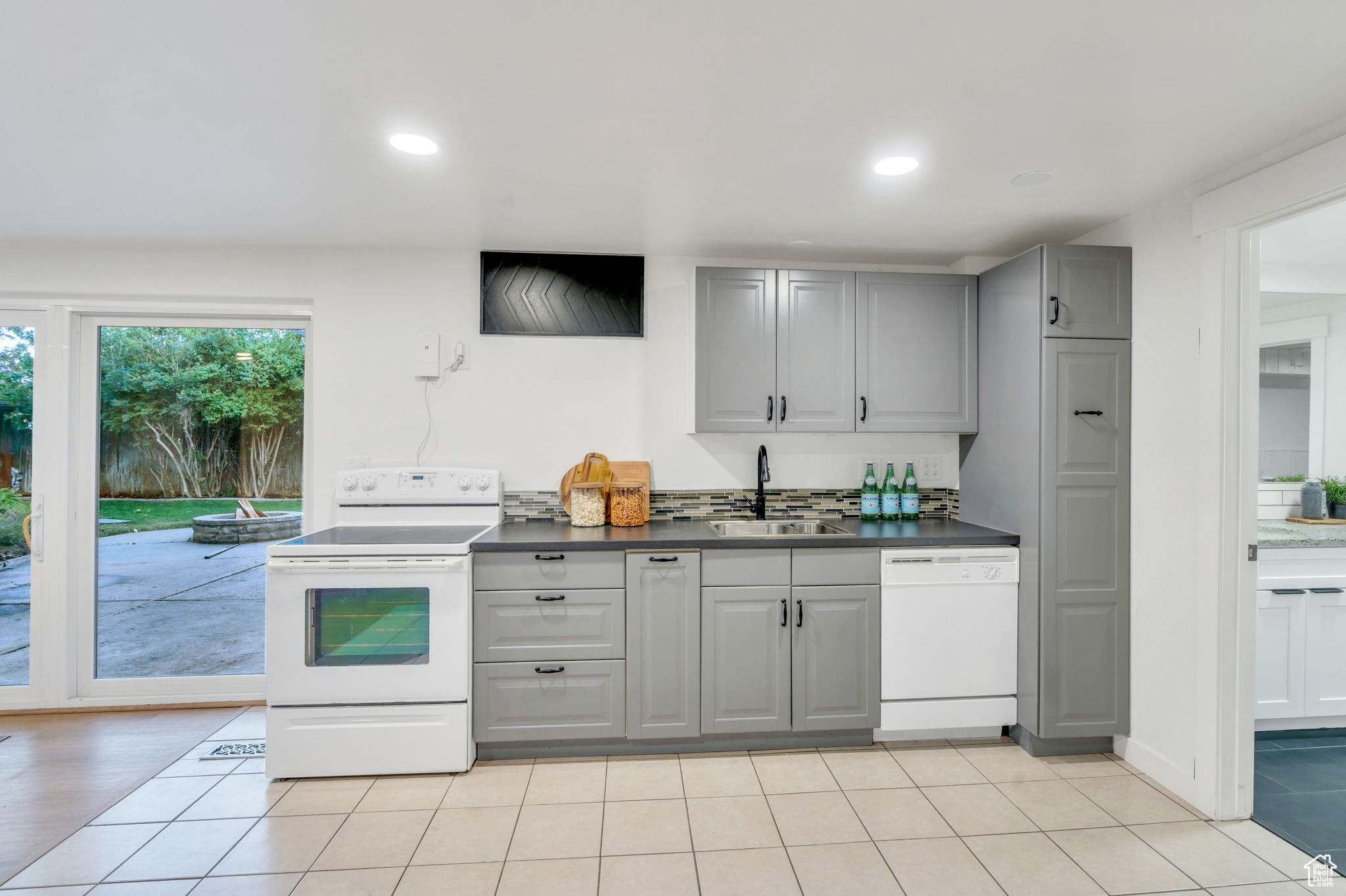 INDIAN HILLS - Residential