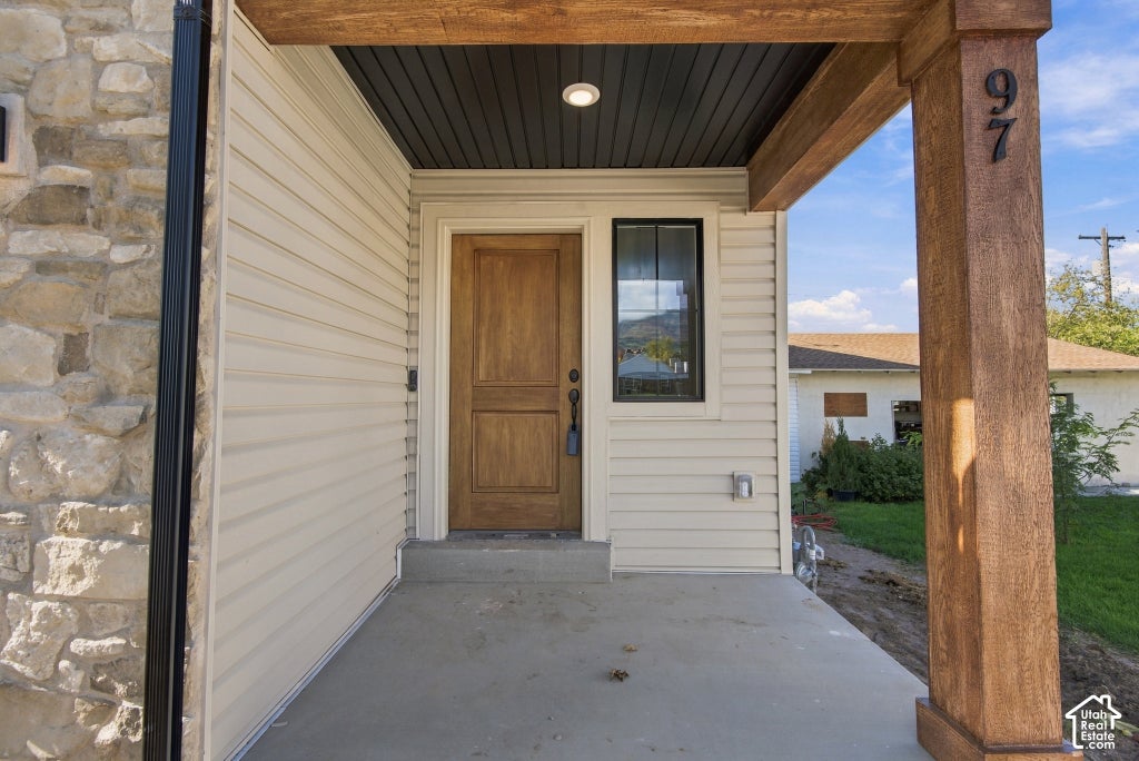 Photo of 97 E CRESTWOOD Rd, Kaysville, UT 84037 (MLS # 2193582)