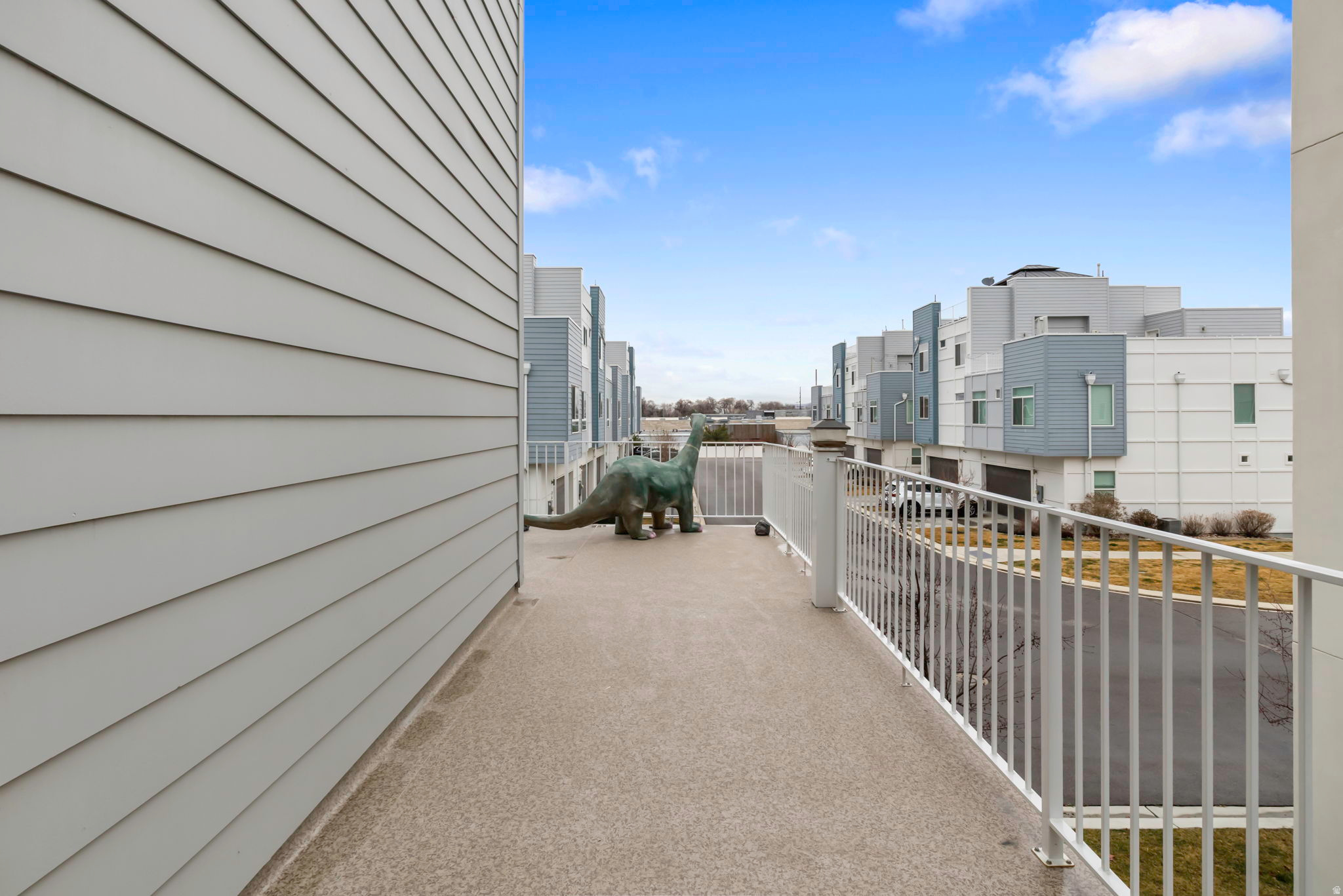 LOFTS ON REDWOOD - Residential