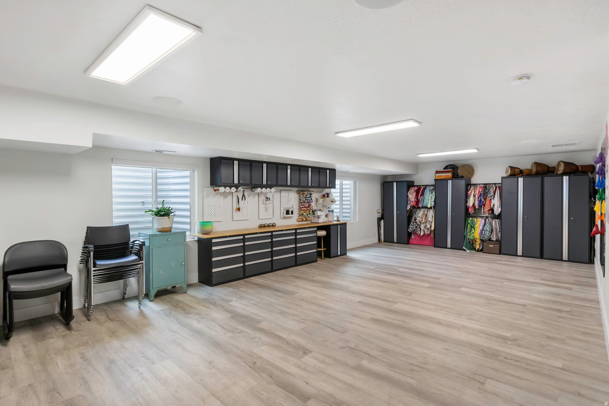 LOFTS ON REDWOOD - Residential