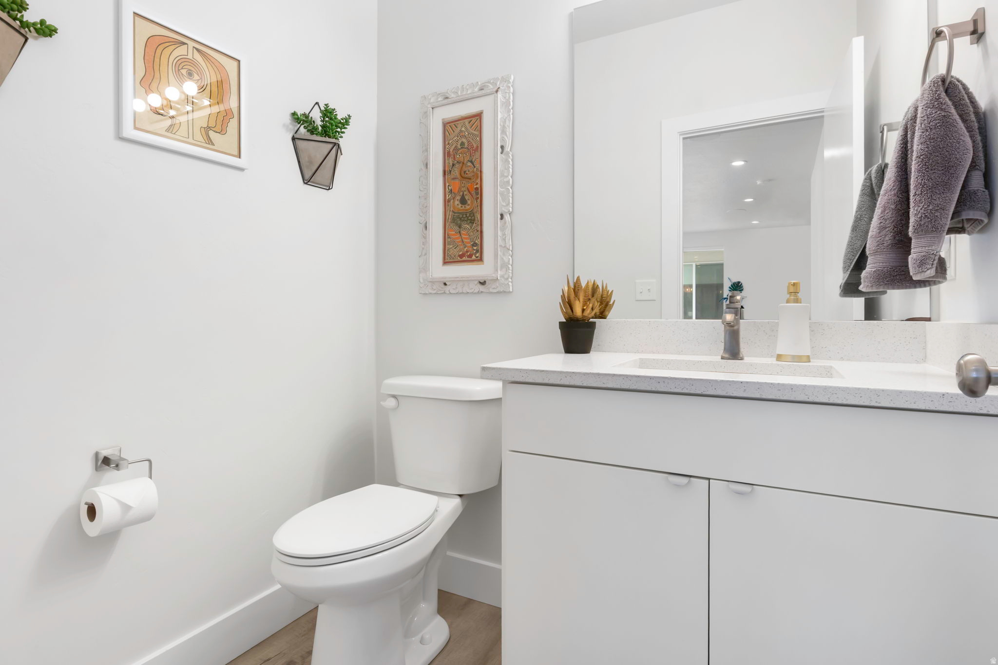 LOFTS ON REDWOOD - Residential