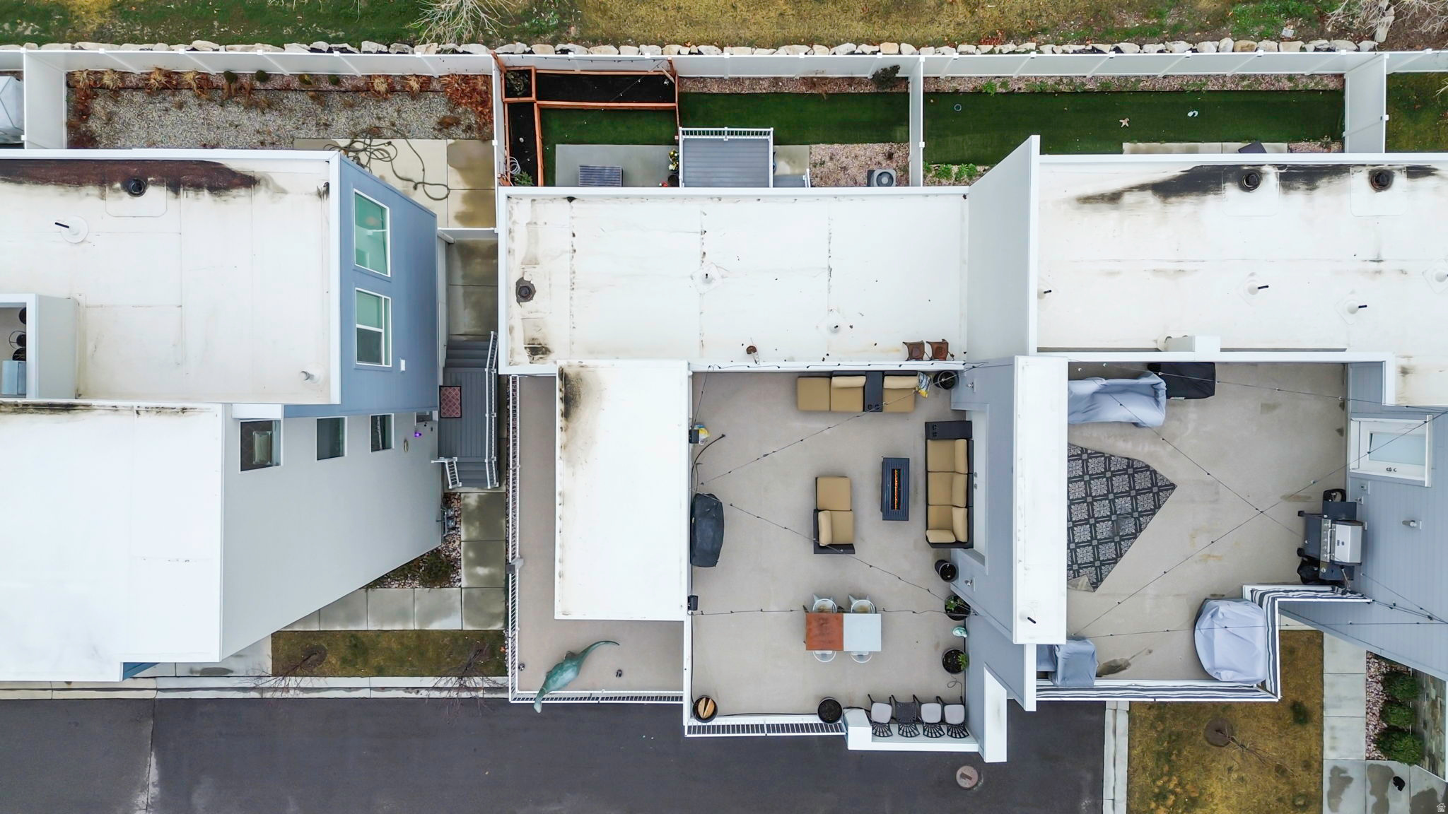 LOFTS ON REDWOOD - Residential