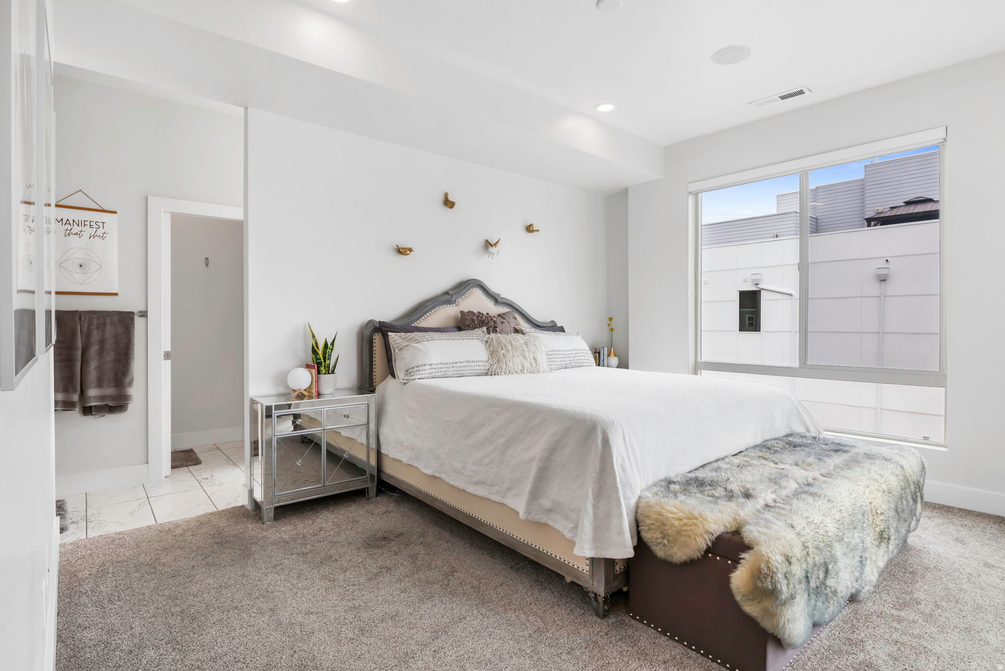 LOFTS ON REDWOOD - Residential