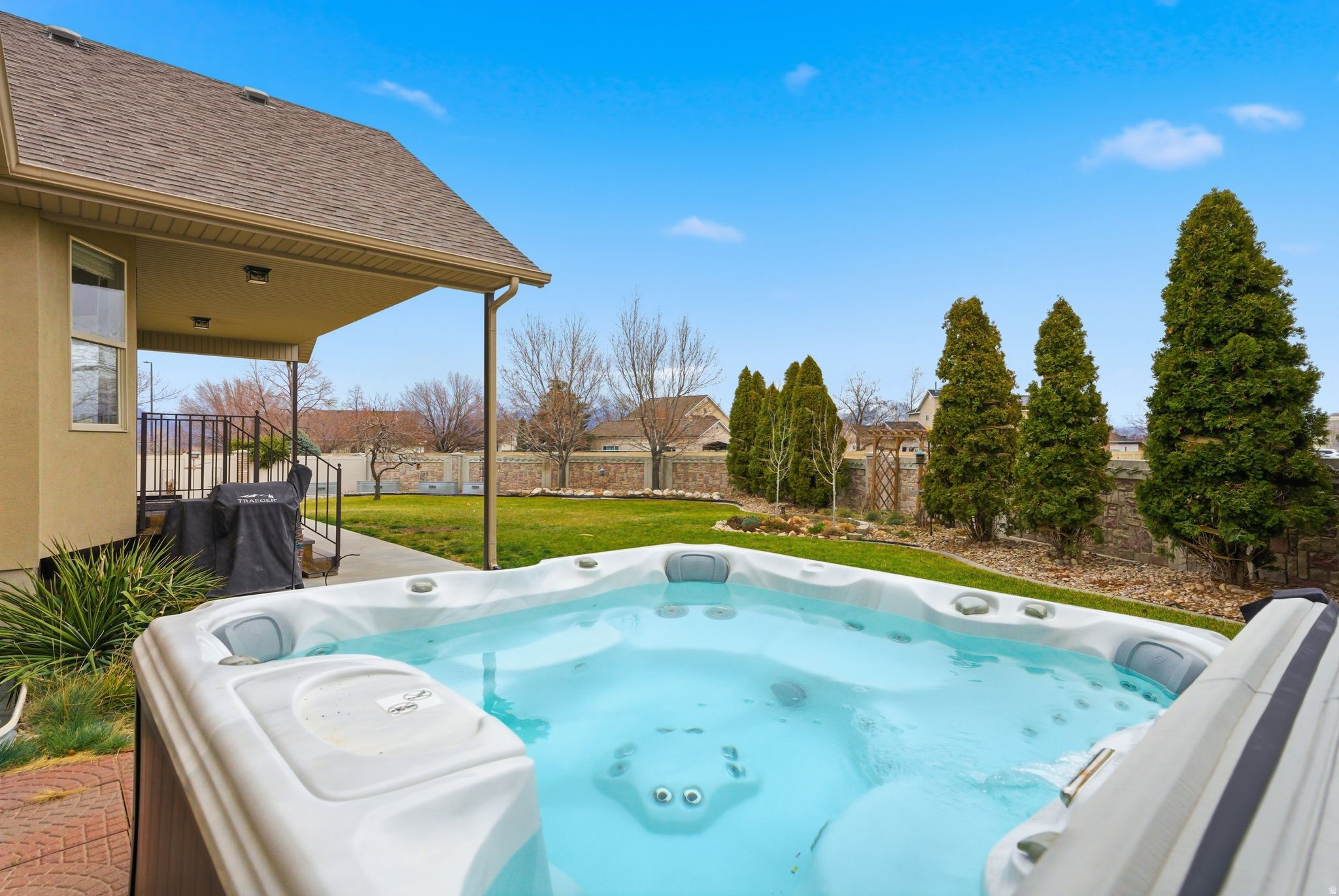 STONE HOLLOW ESTATES - Residential