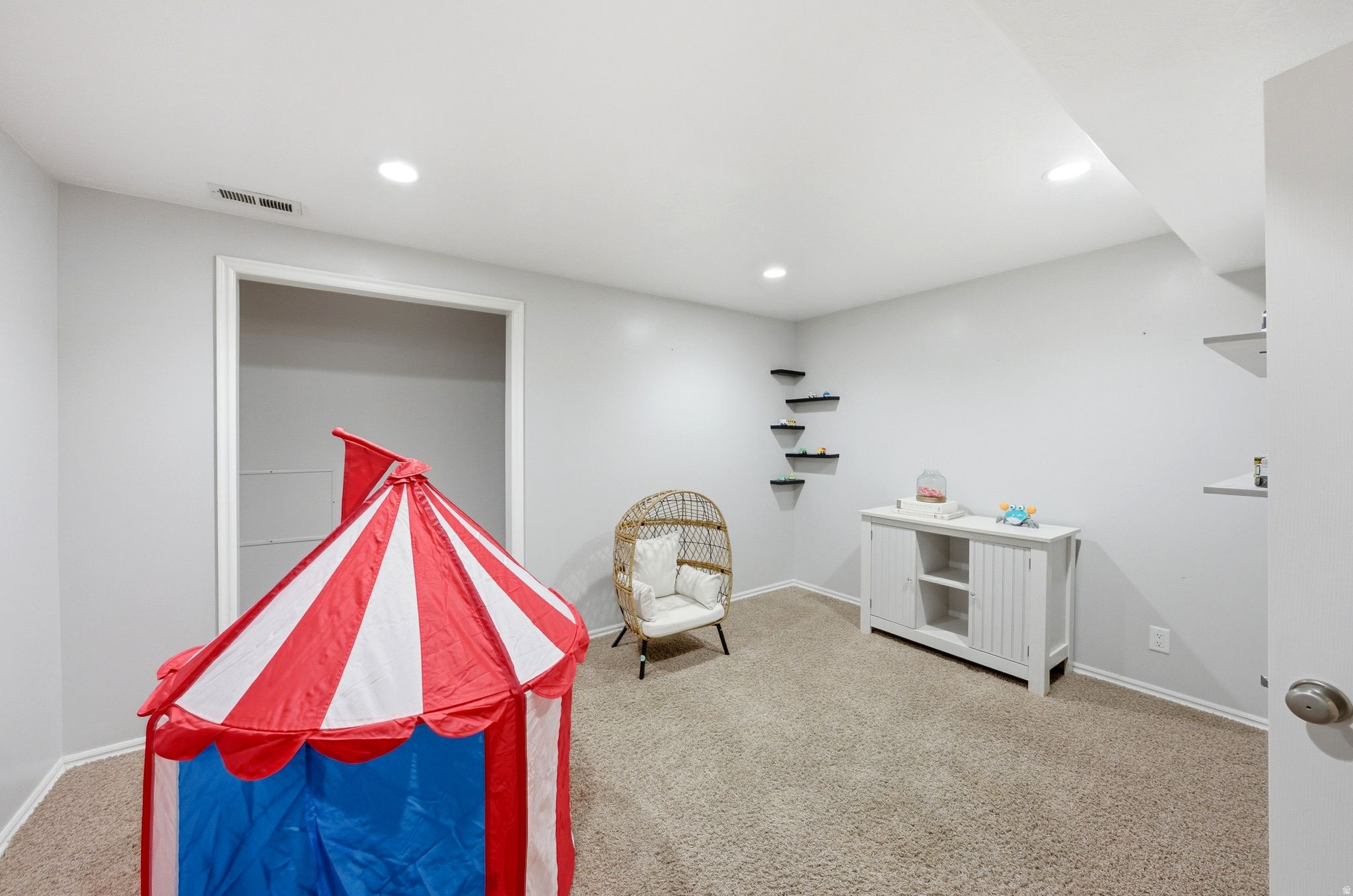 STONE HOLLOW ESTATES - Residential