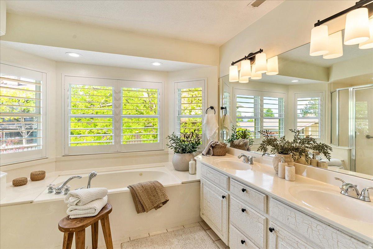 OAK HILLS - Residential