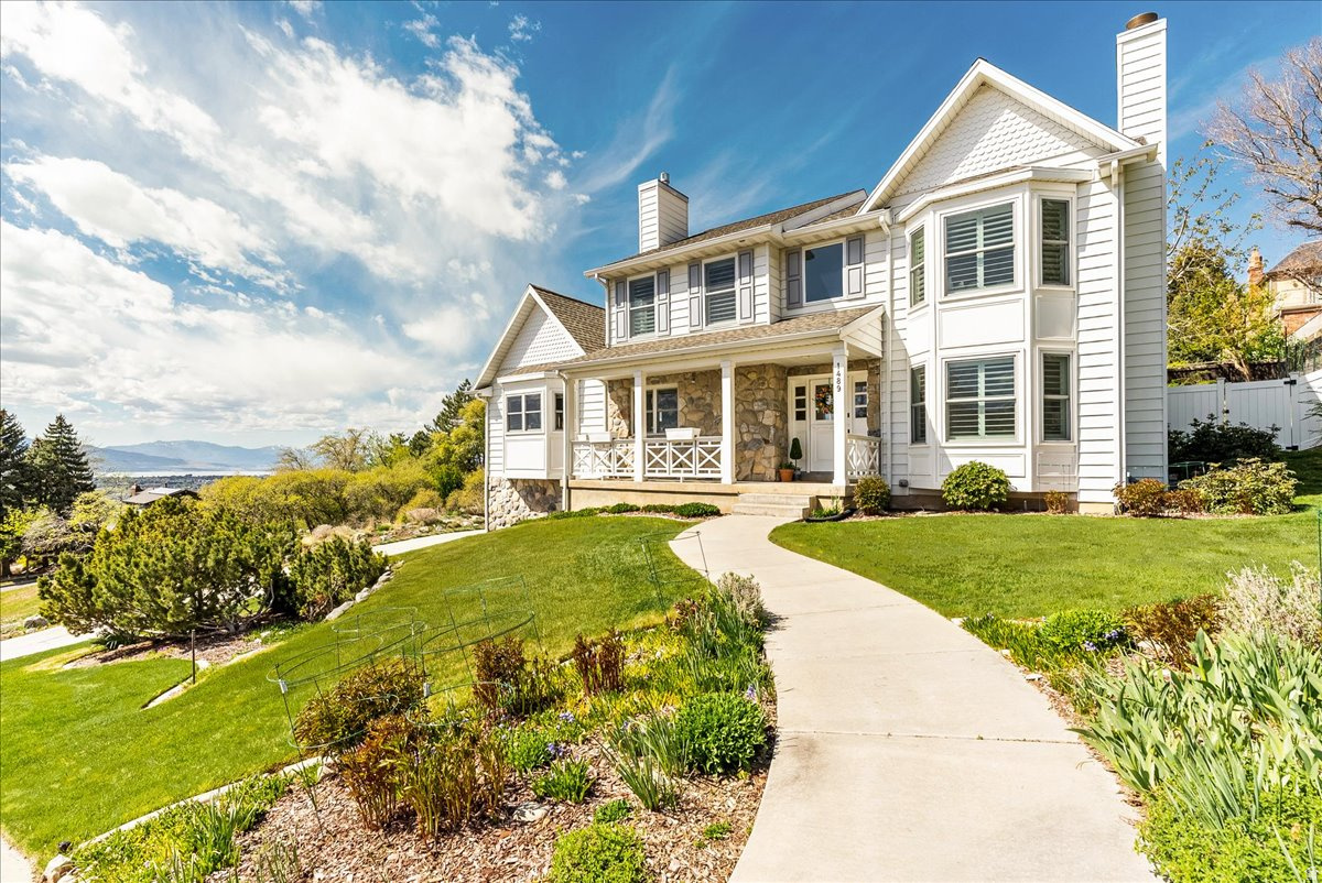 OAK HILLS - Residential