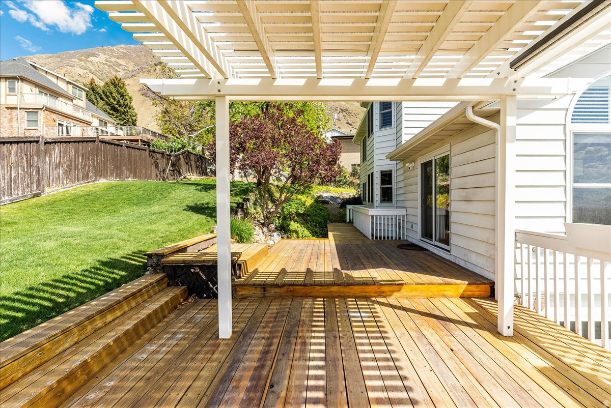 OAK HILLS - Residential