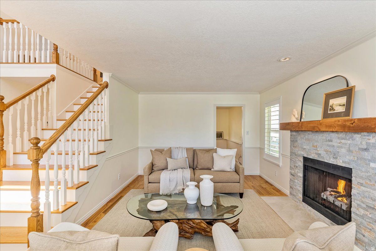 OAK HILLS - Residential