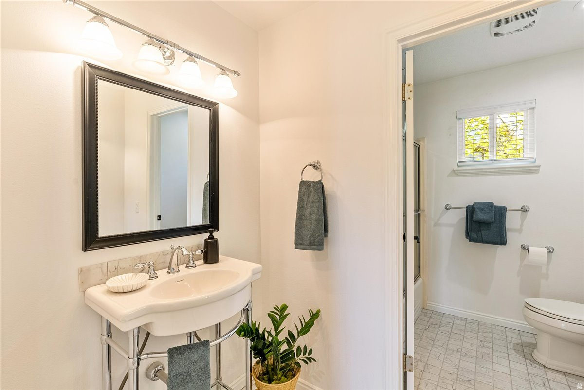 OAK HILLS - Residential