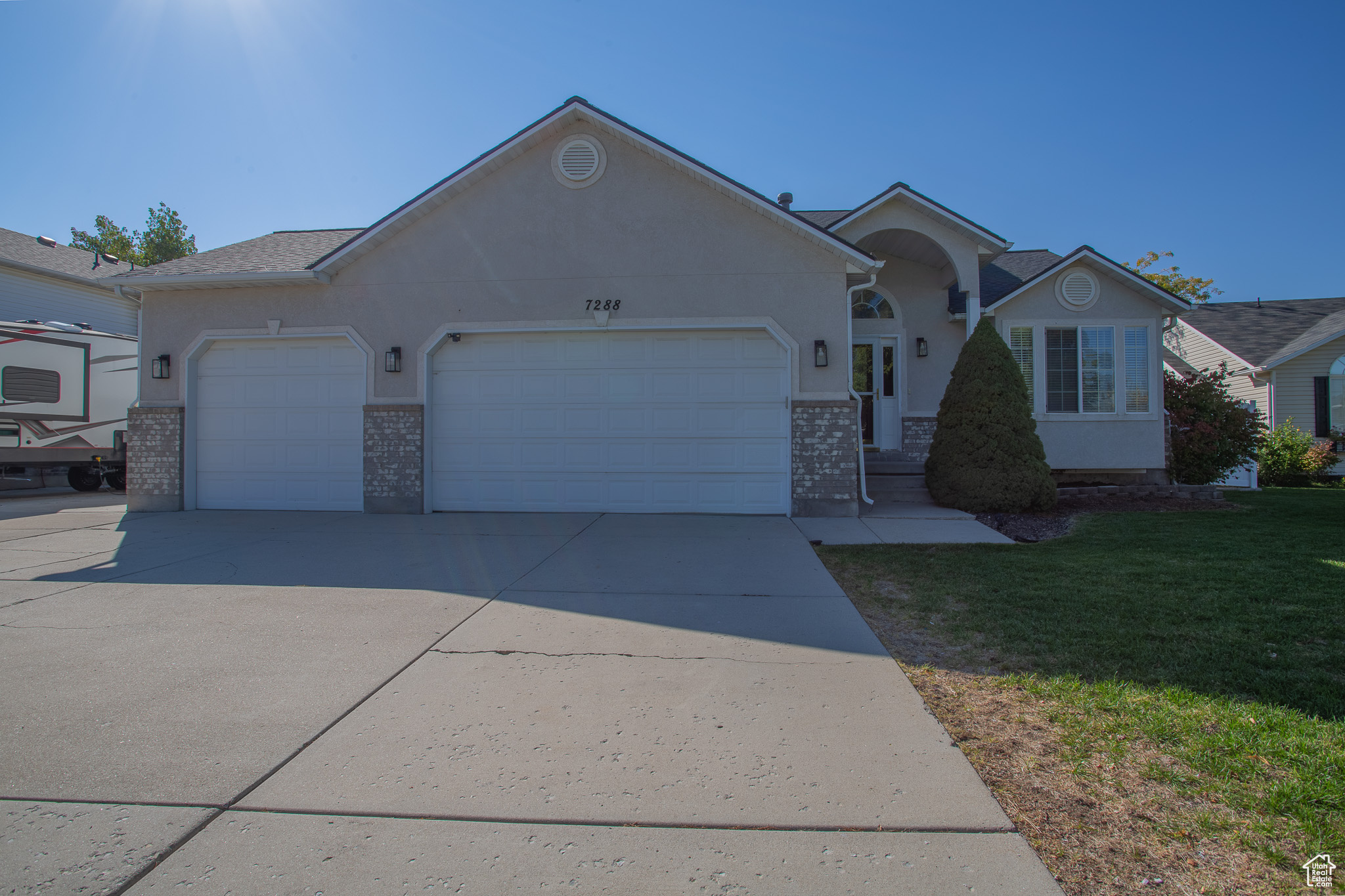 Nice WJ 2 story home in quiet cul-de-sac. Brand new carpet and paint throughout this beauty. Surrounded by parks and minutes from Jordan Landing. Amazing location! Large .21 acre lot, fully fenced, with chicken coop or dog run. Covered deck for shady relaxing. Gas fireplace in big family room with kitchen overlooking. Good sized bedrooms. Primary bedroom with en suite with separate jetted tub and shower. Call for an appointment today