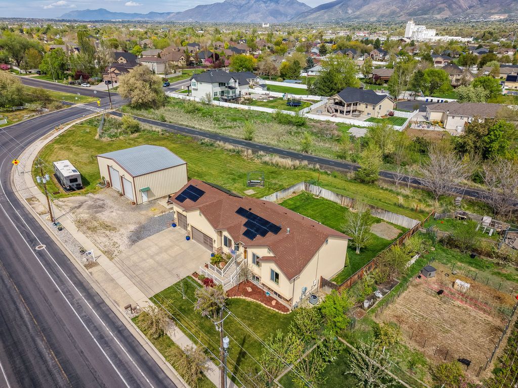 Photo of 445 S SUNSET DR W, Kaysville, UT 84037 (MLS # 2147974)