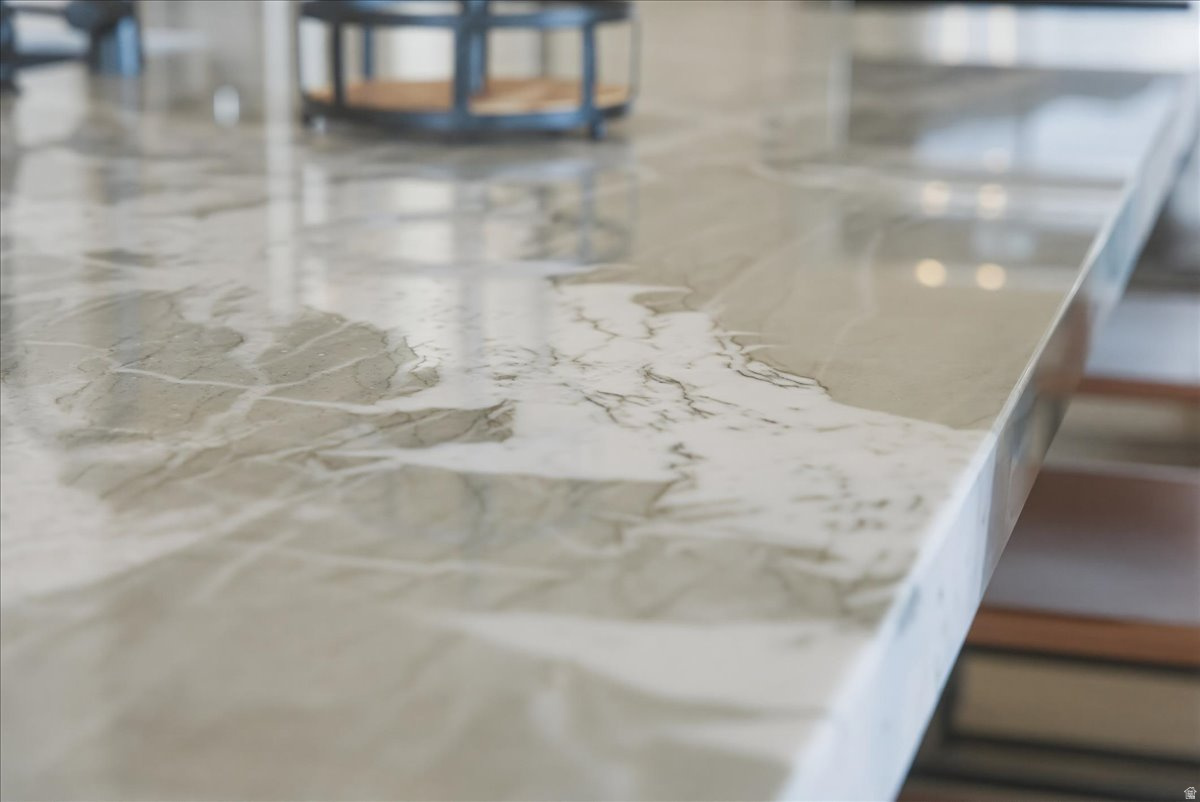 SHORELINE - Residential