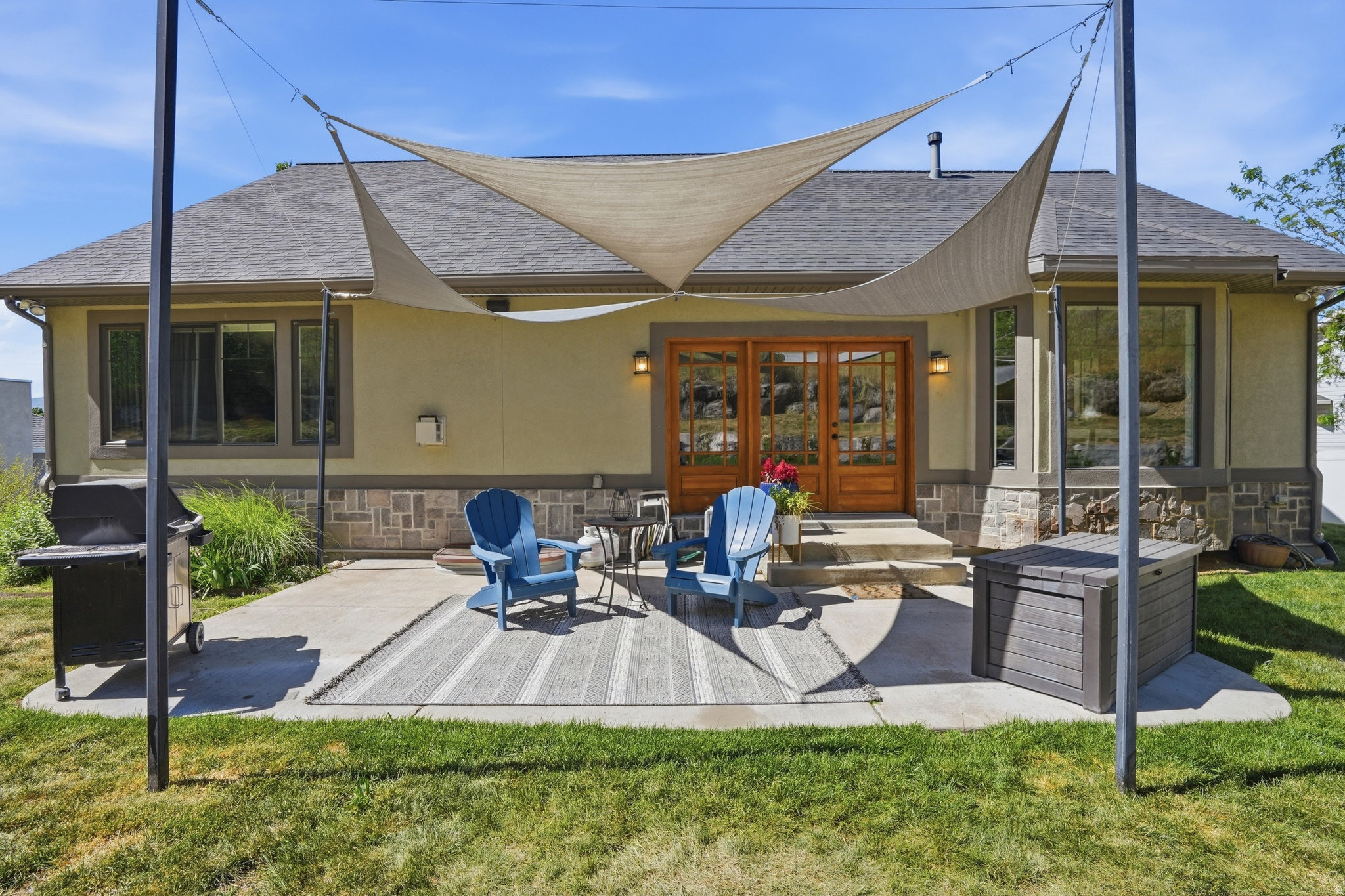 ROLLING HILLS ESTATE - Residential