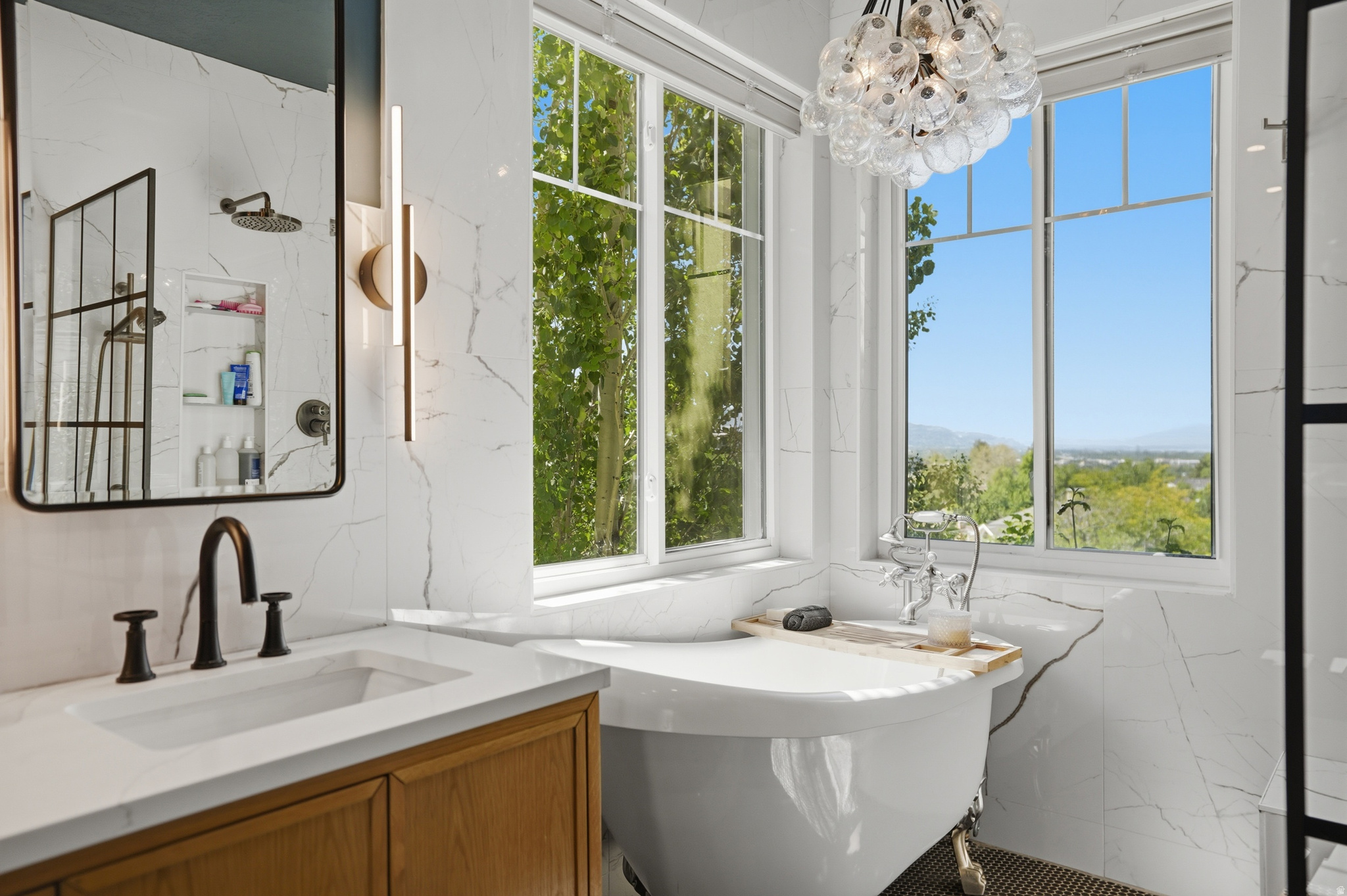 ROLLING HILLS ESTATE - Residential