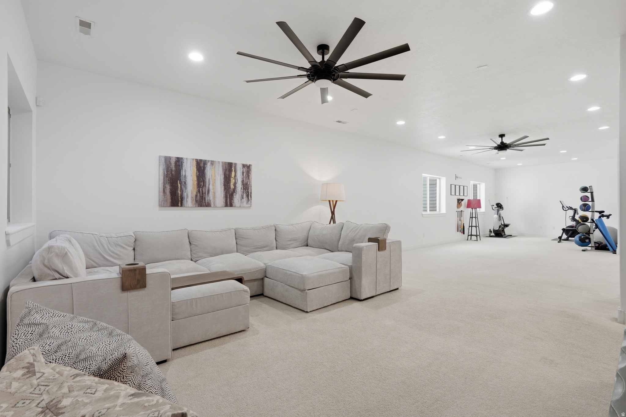 ROLLING HILLS ESTATE - Residential