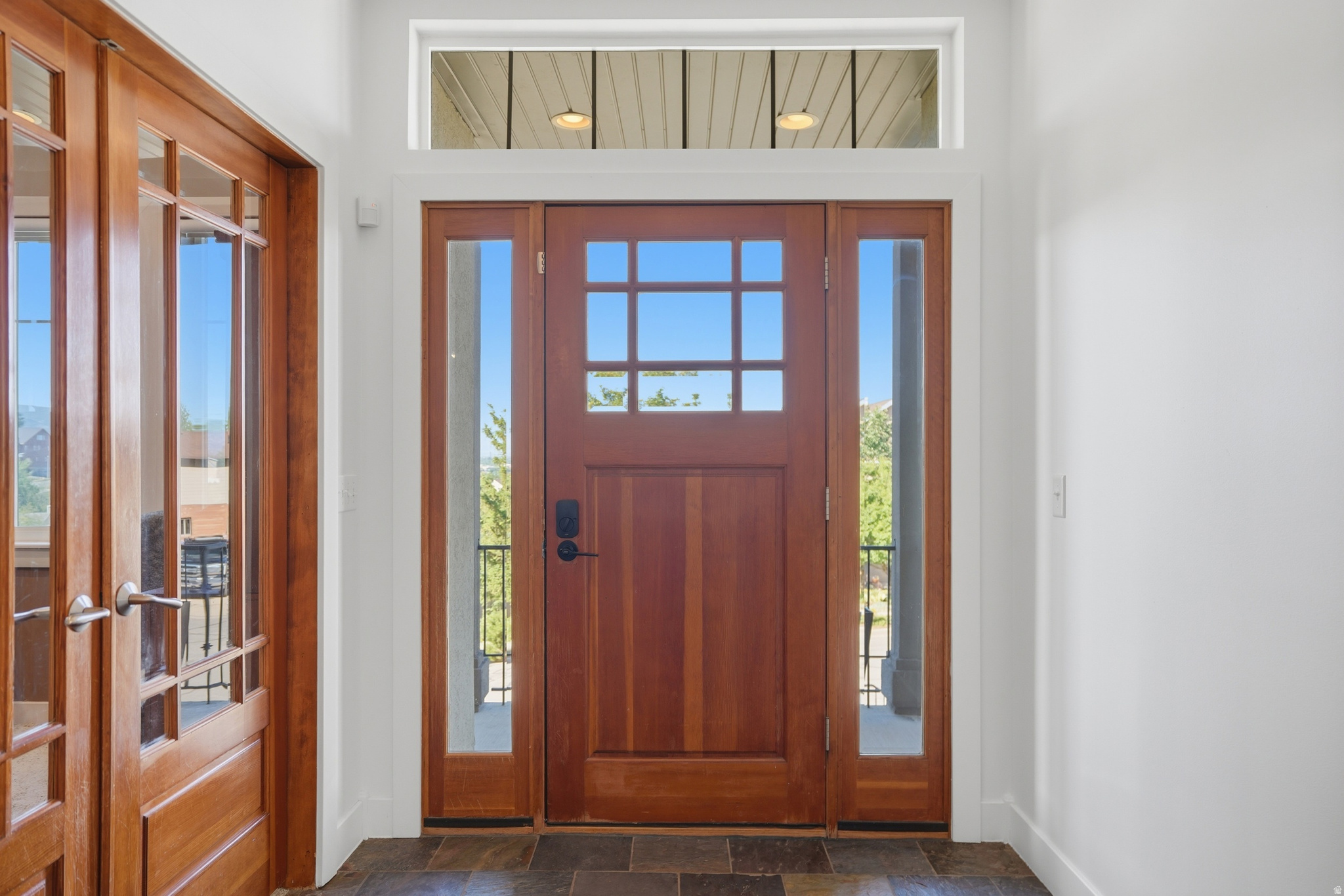 ROLLING HILLS ESTATE - Residential
