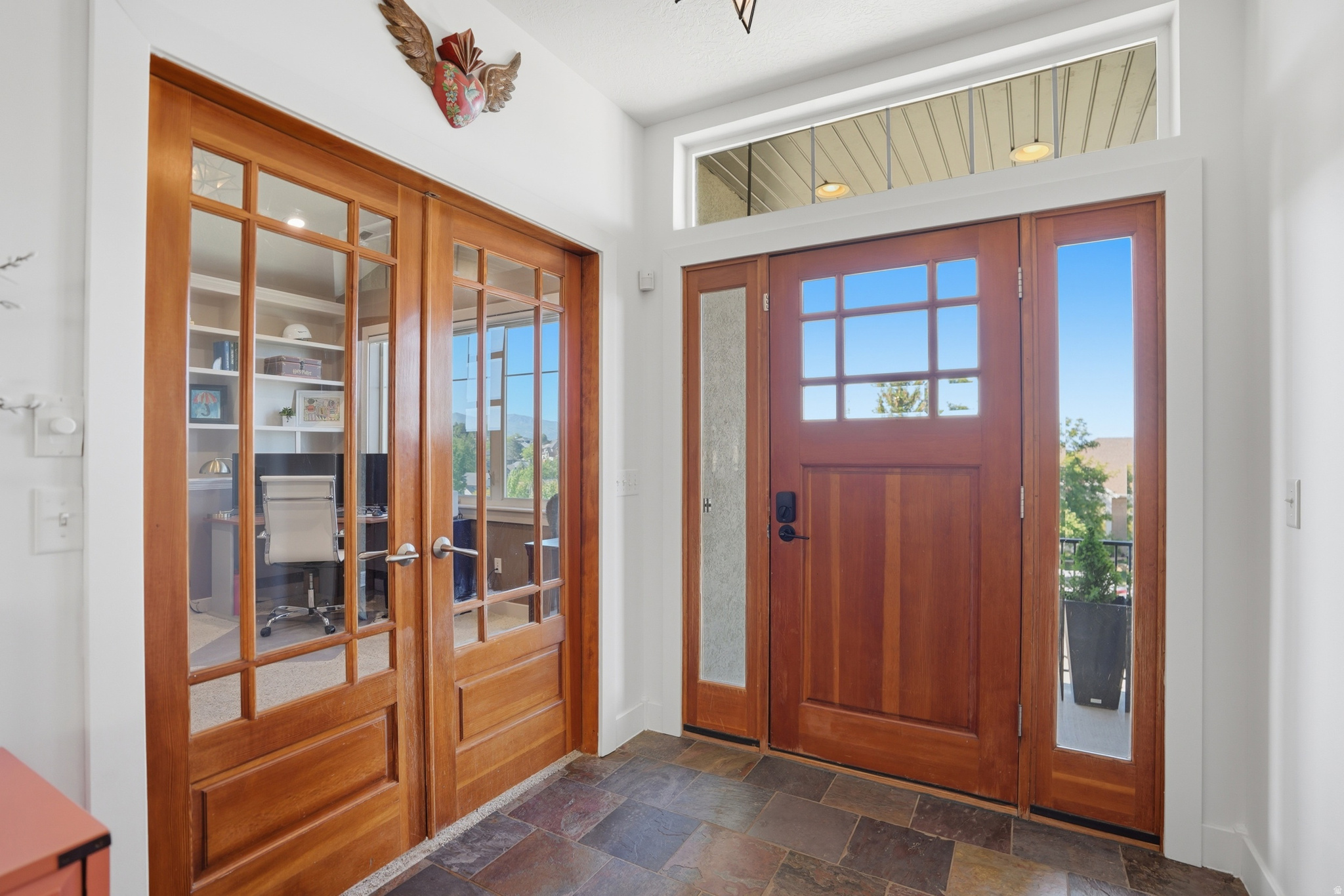 ROLLING HILLS ESTATE - Residential