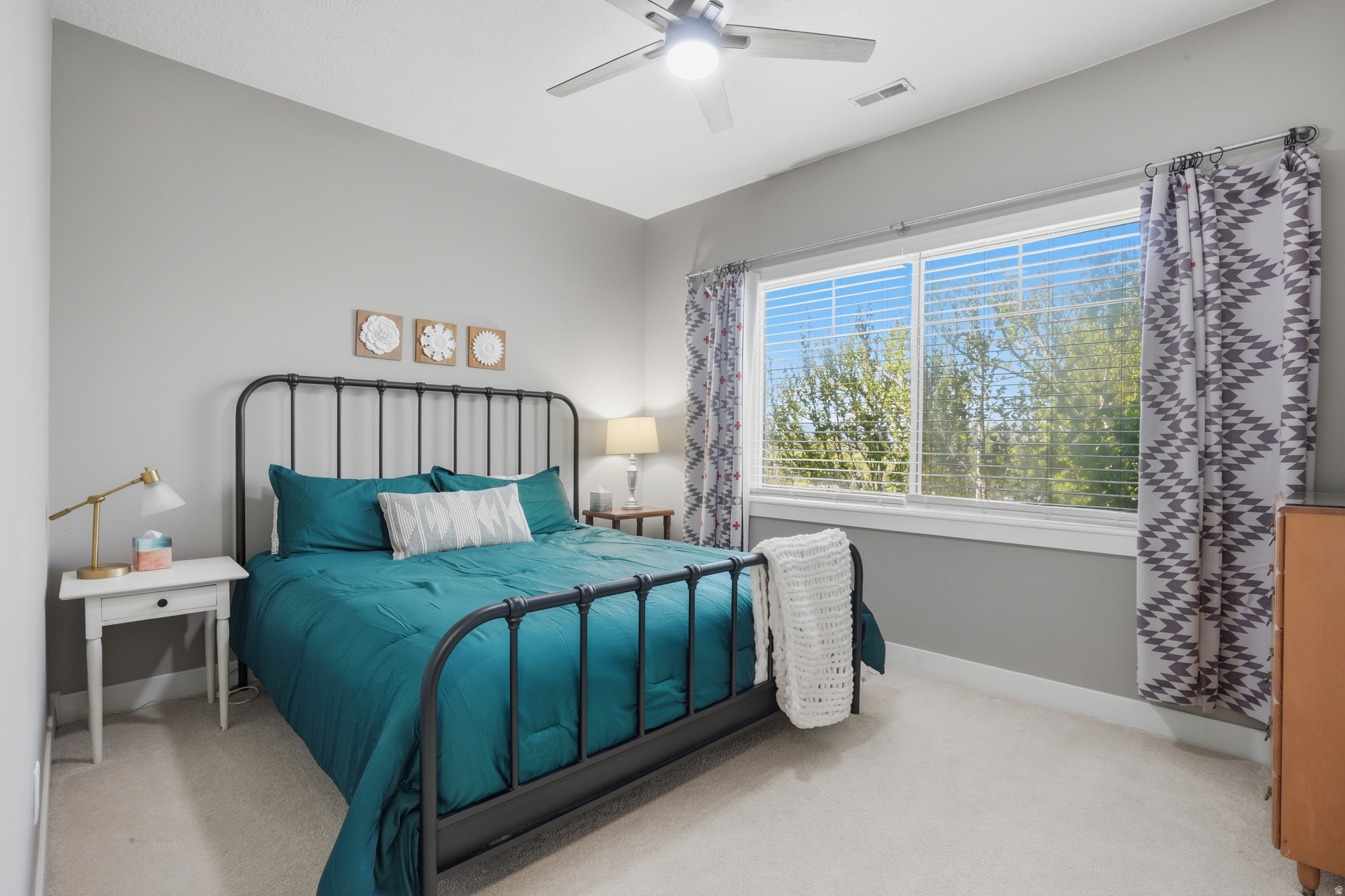 ROLLING HILLS ESTATE - Residential