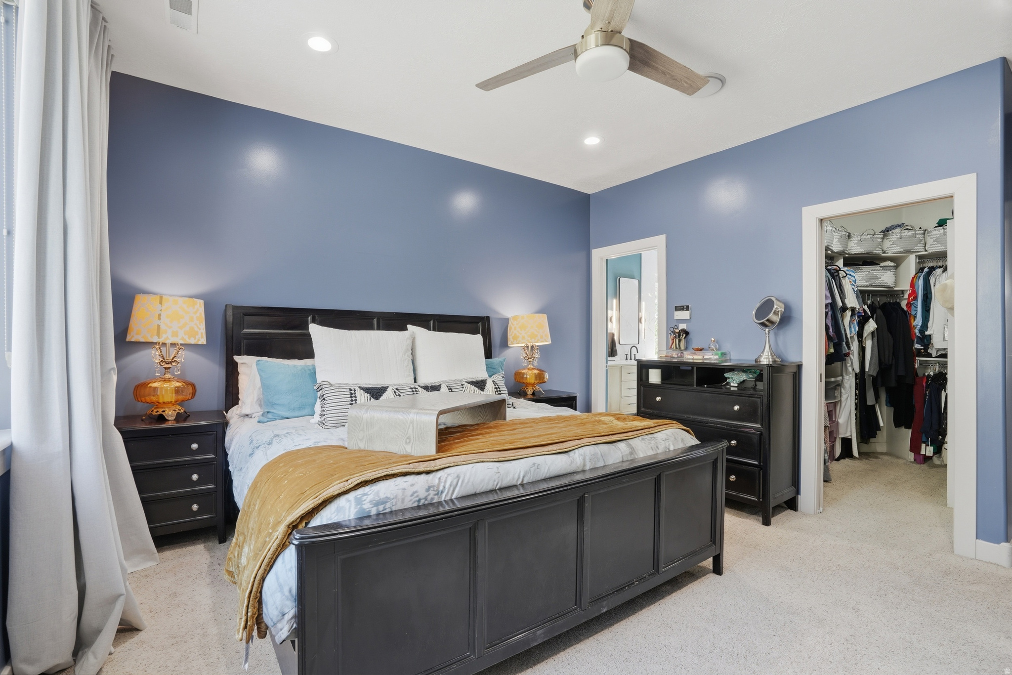 ROLLING HILLS ESTATE - Residential