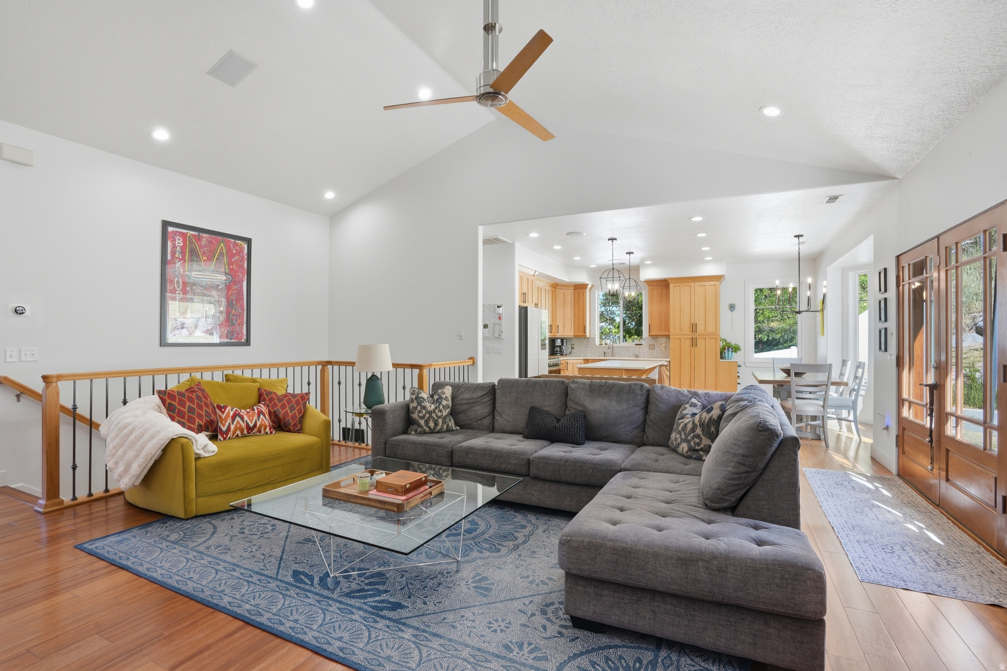 ROLLING HILLS ESTATE - Residential
