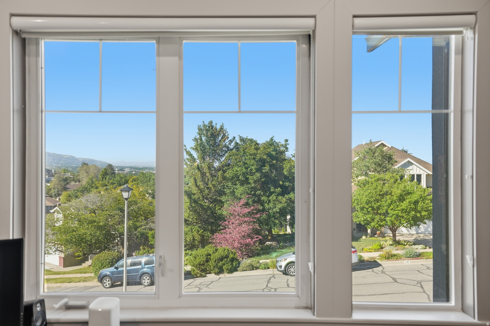 ROLLING HILLS ESTATE - Residential