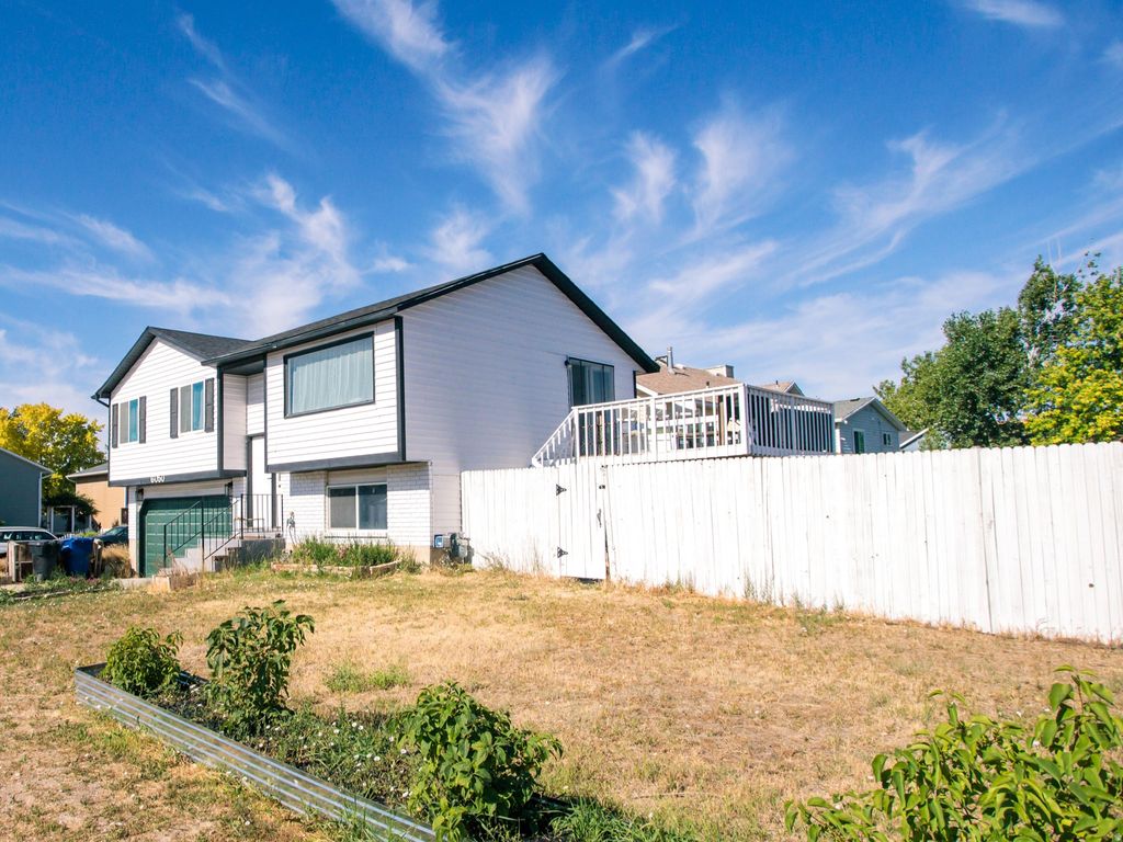 Photo of 6050 S PRAIRIE VIEW DR, Taylorsville, UT 84129 (MLS # 2170315)