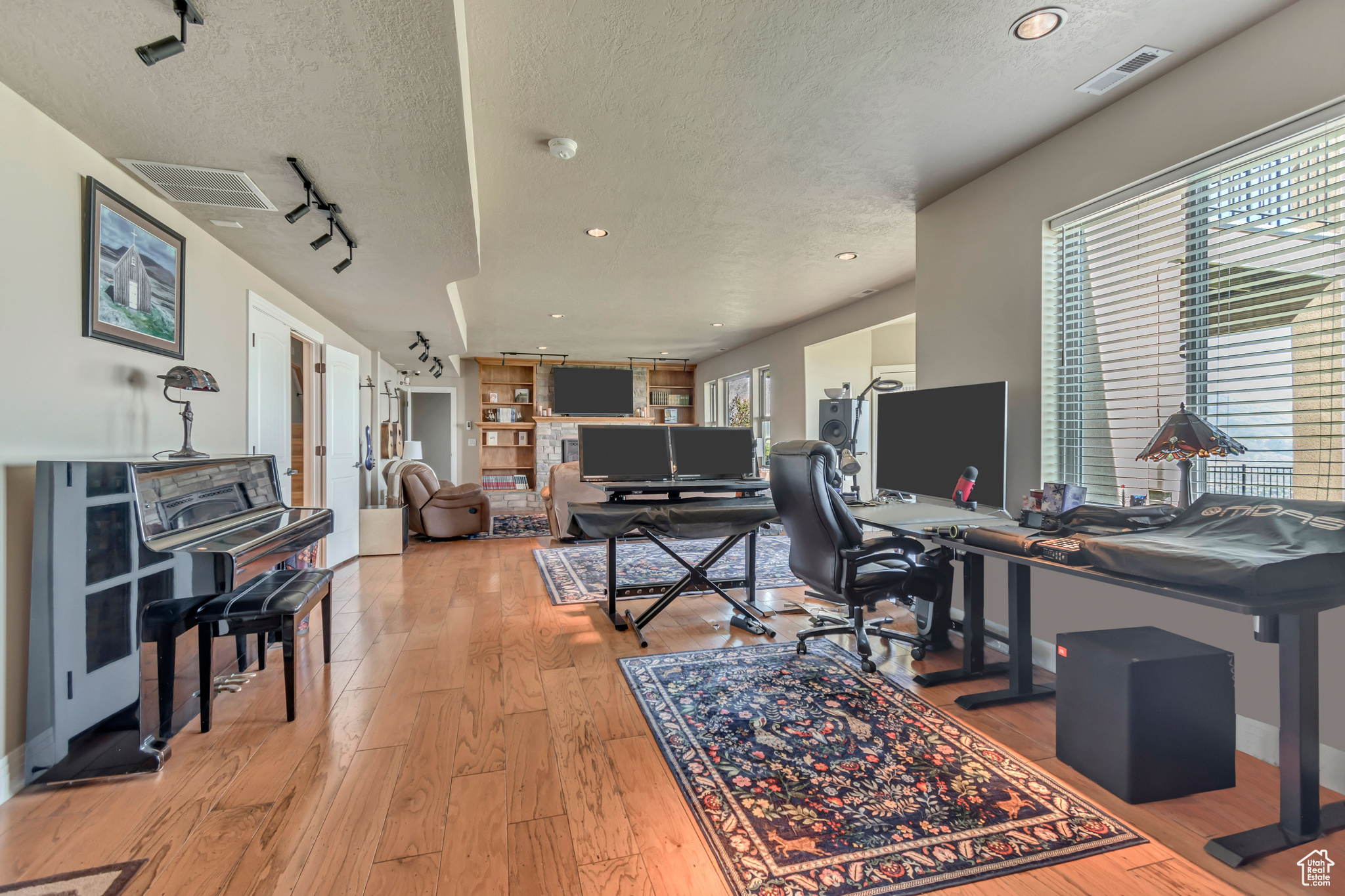 EAGLE CREST NO 1 AT SUNCREST - Residential