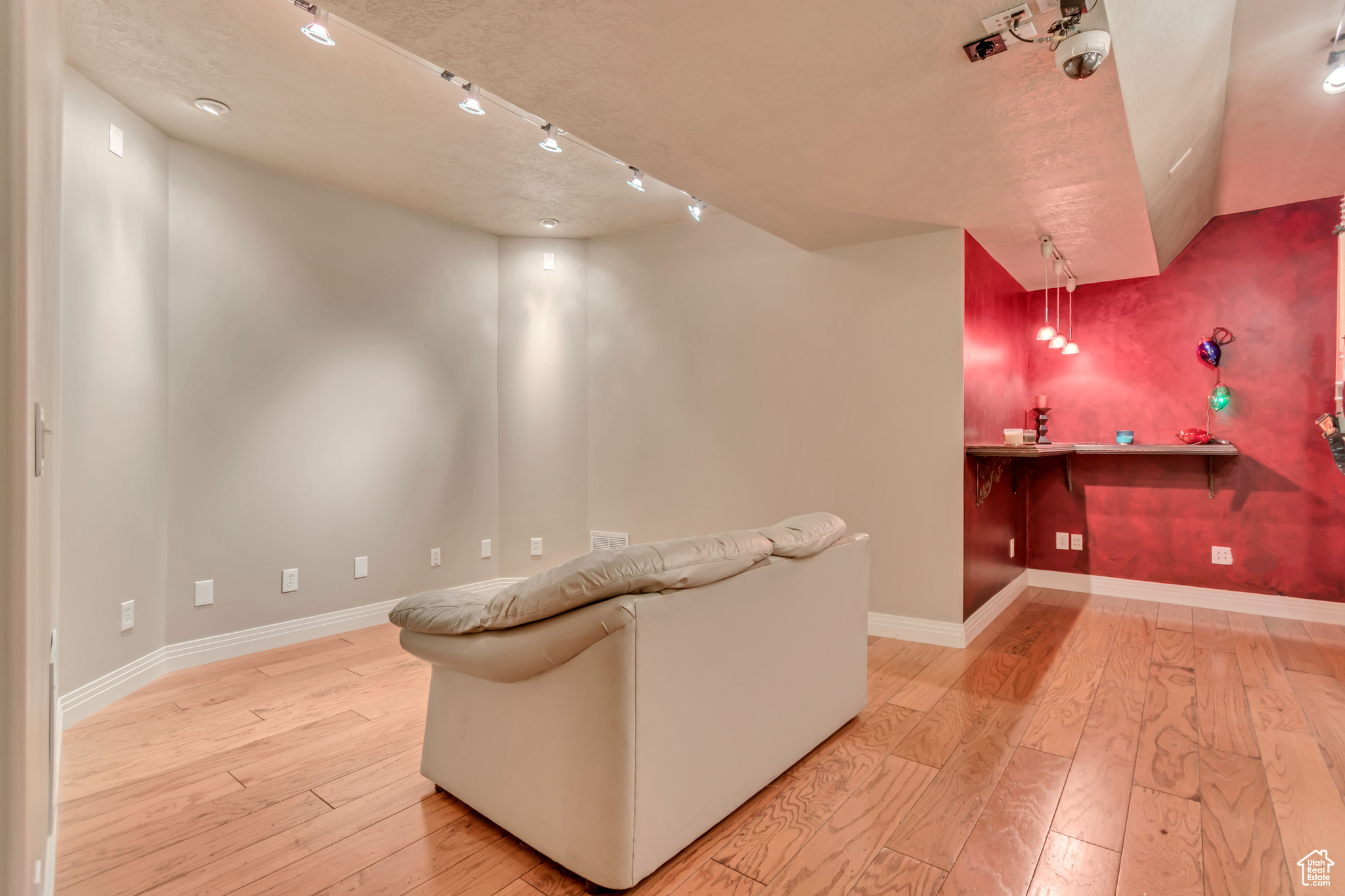 EAGLE CREST NO 1 AT SUNCREST - Residential