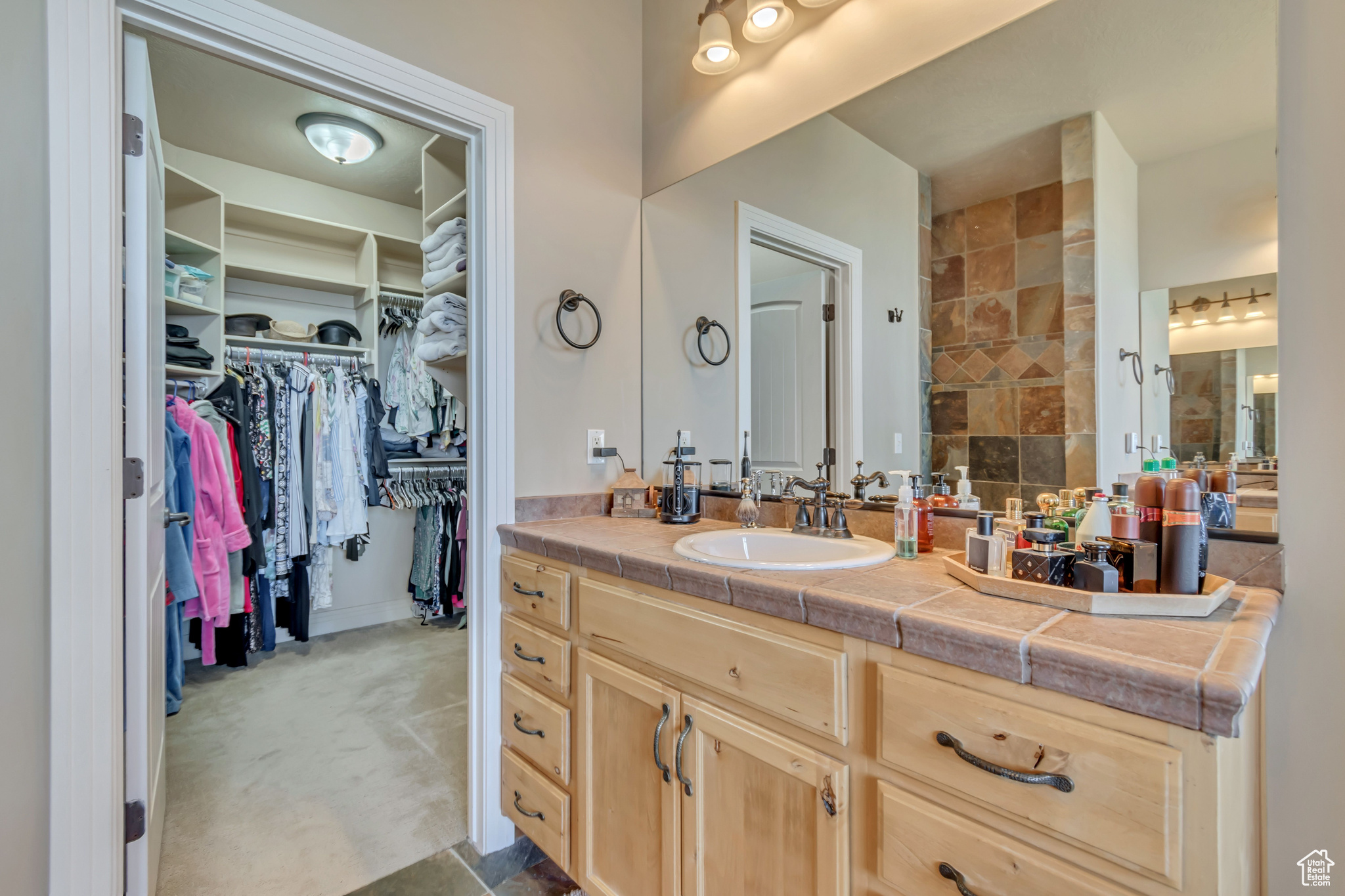 EAGLE CREST NO 1 AT SUNCREST - Residential