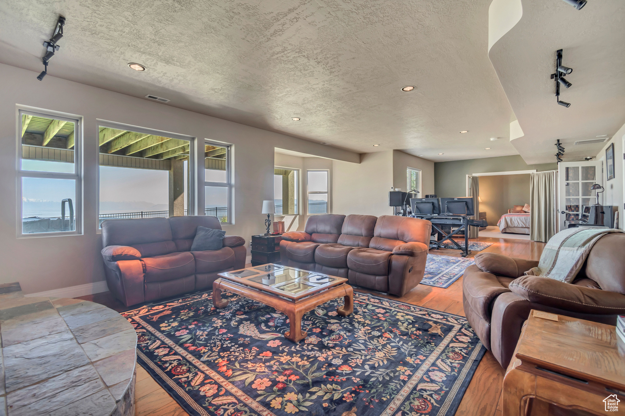 EAGLE CREST NO 1 AT SUNCREST - Residential