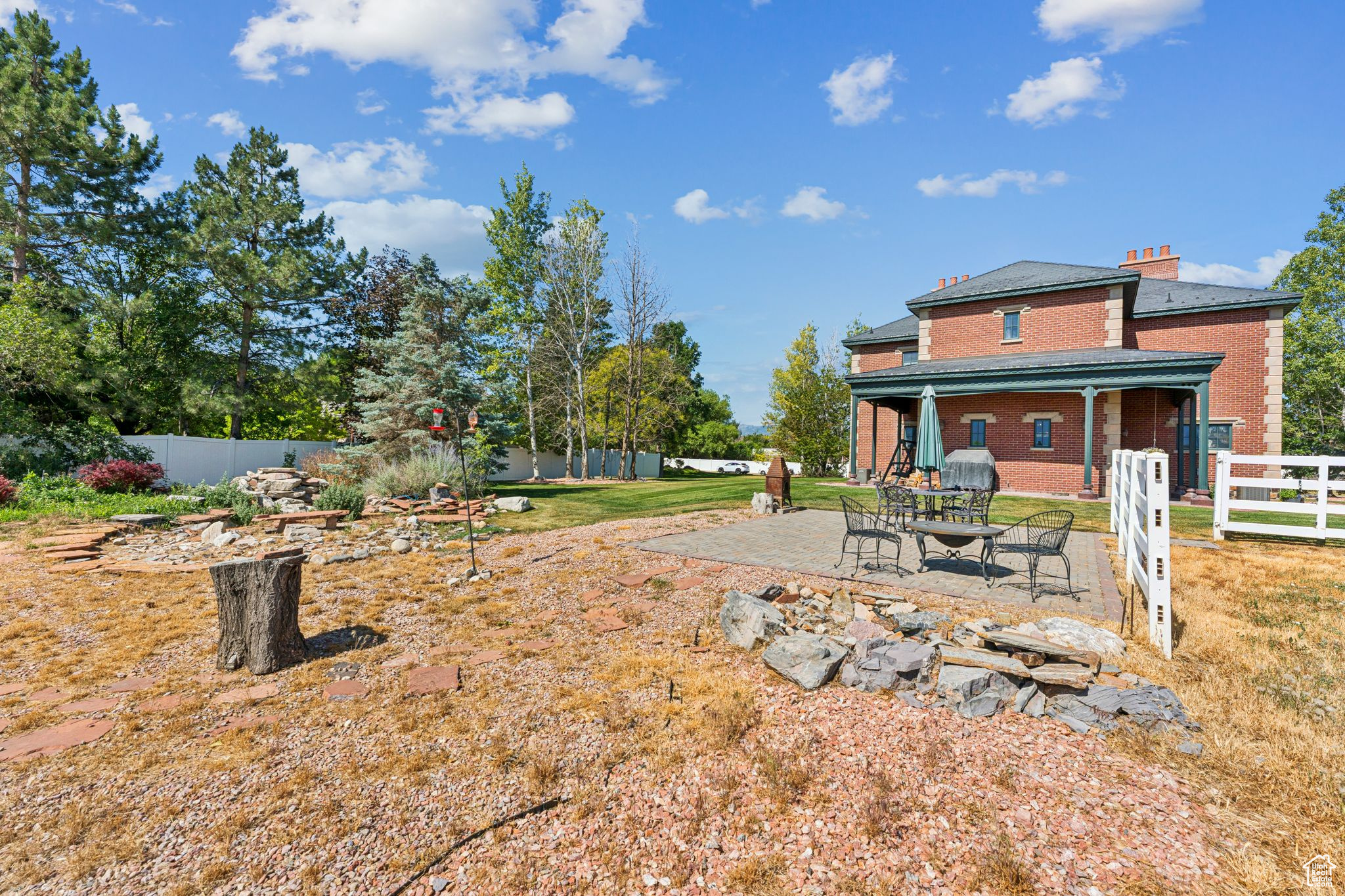 EQUESTRIAN ESTATES - Residential