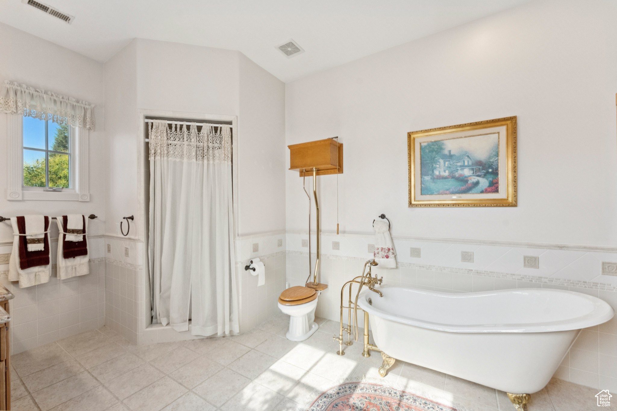 EQUESTRIAN ESTATES - Residential