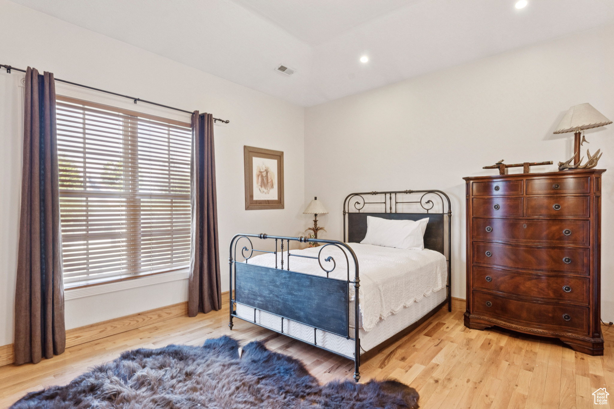EQUESTRIAN ESTATES - Residential
