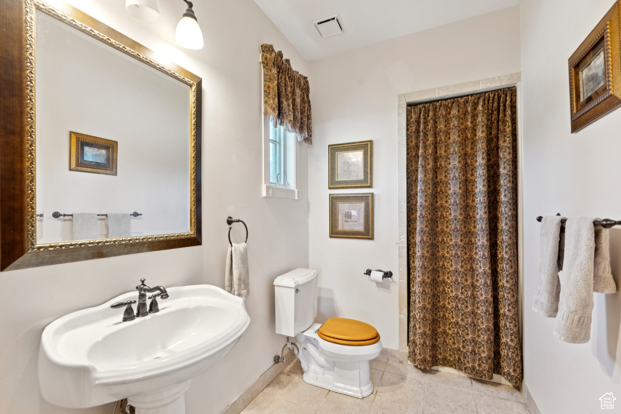 EQUESTRIAN ESTATES - Residential