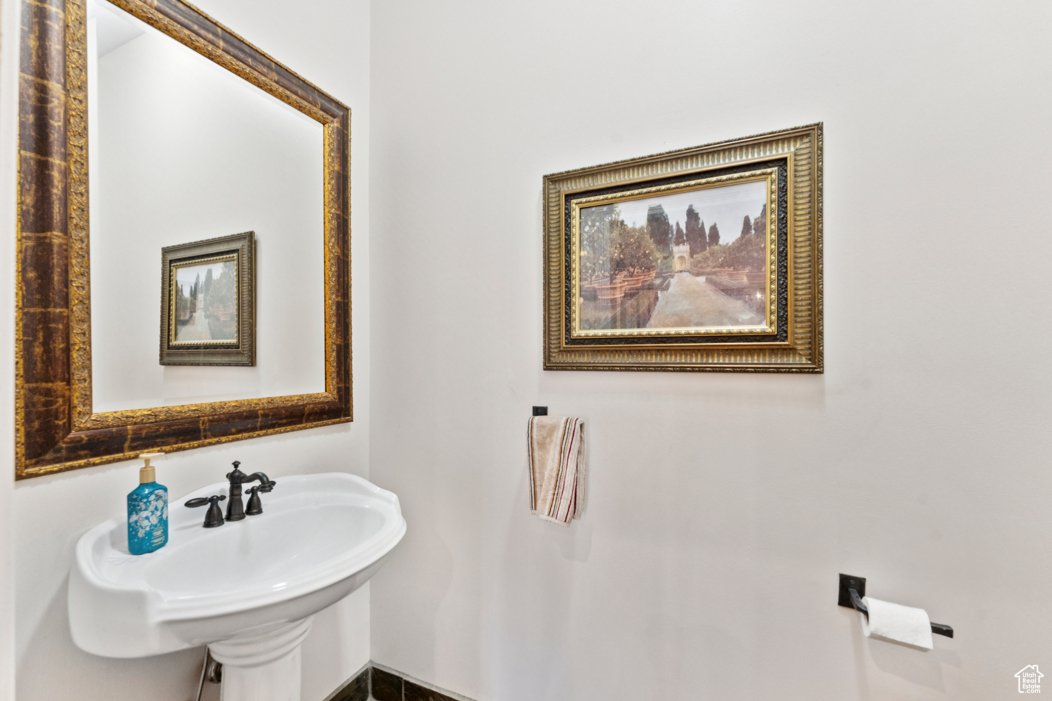 EQUESTRIAN ESTATES - Residential