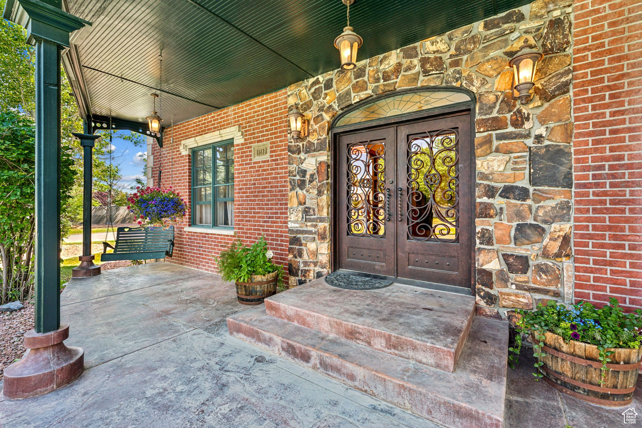 EQUESTRIAN ESTATES - Residential