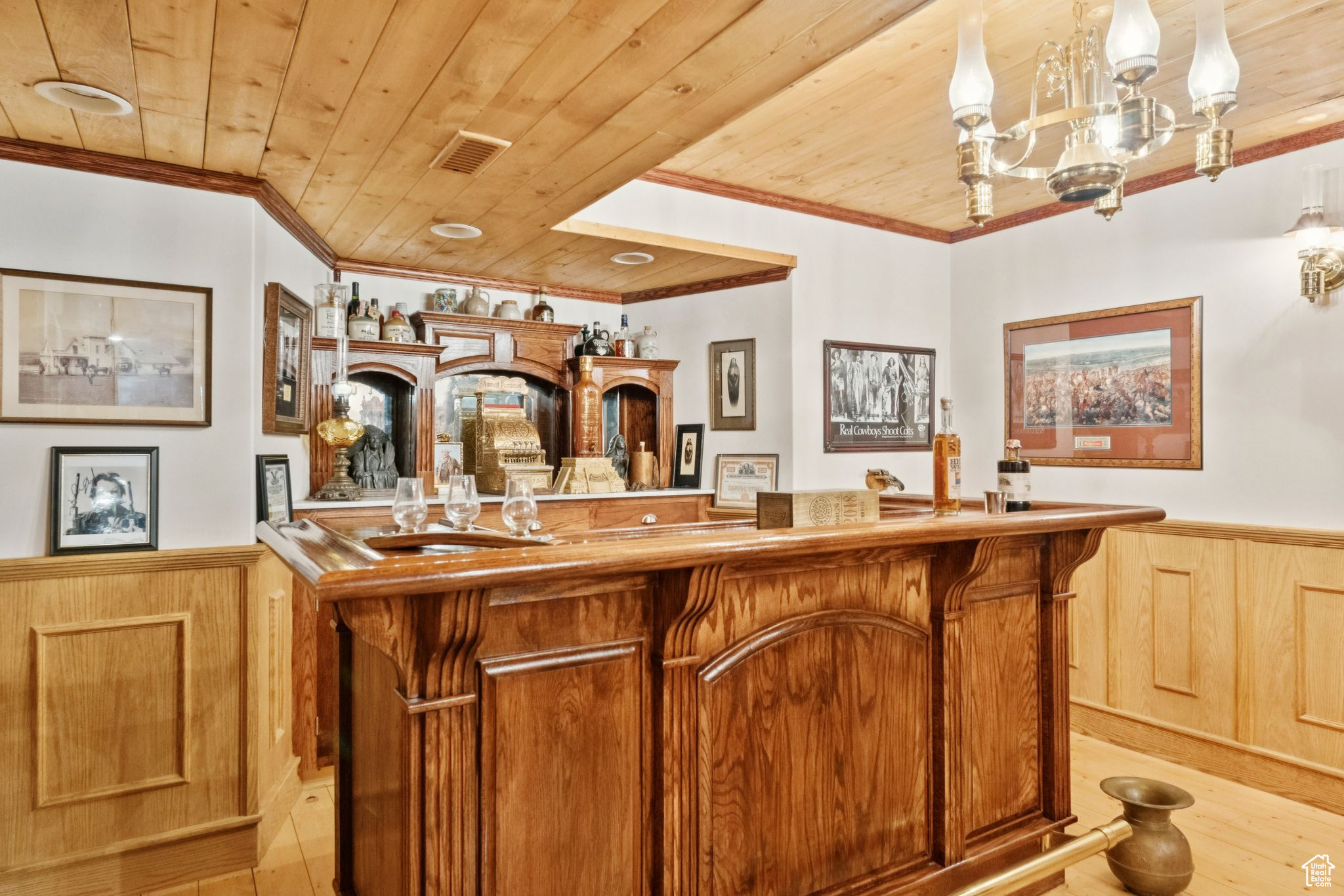 EQUESTRIAN ESTATES - Residential