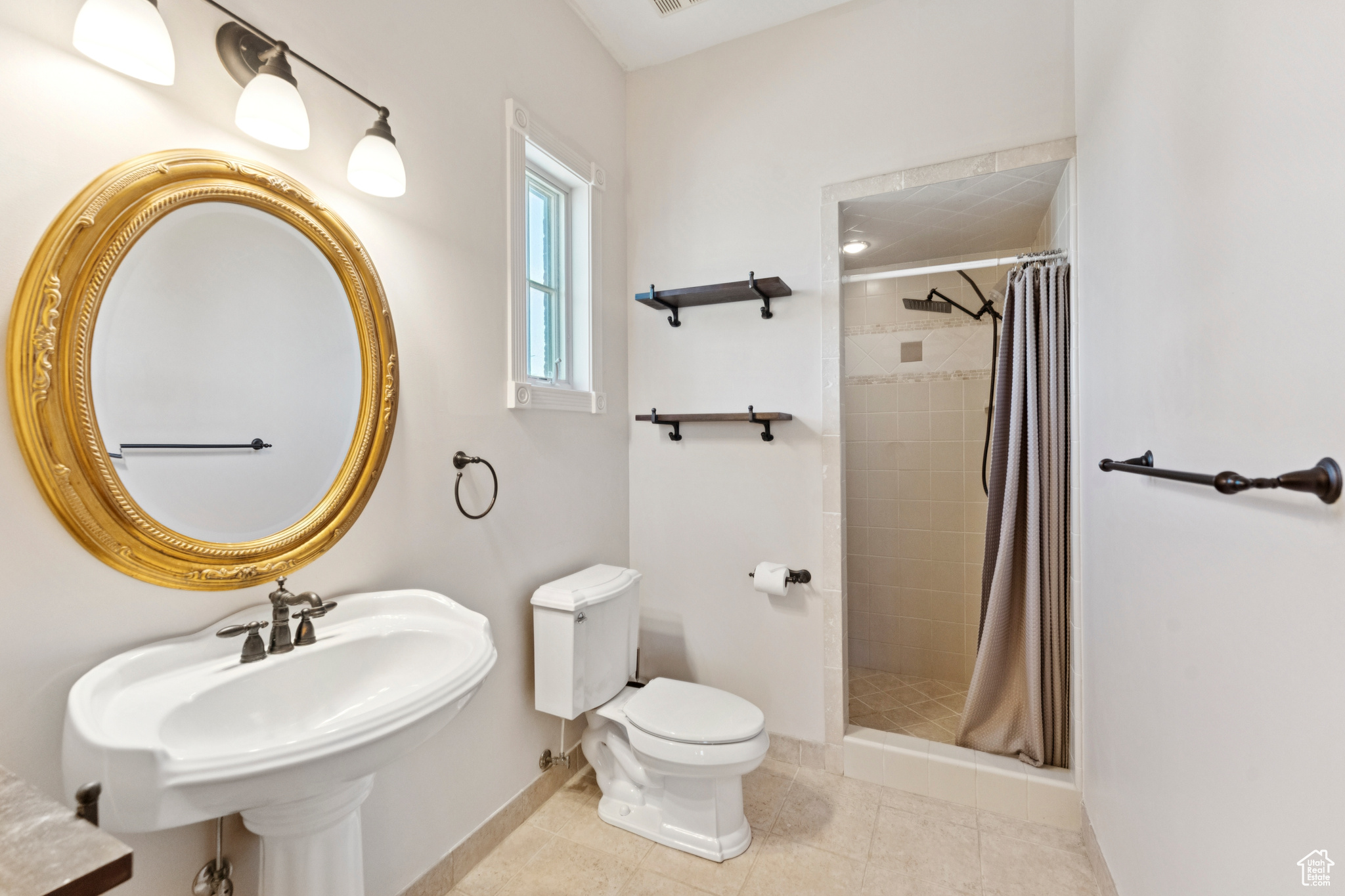 EQUESTRIAN ESTATES - Residential