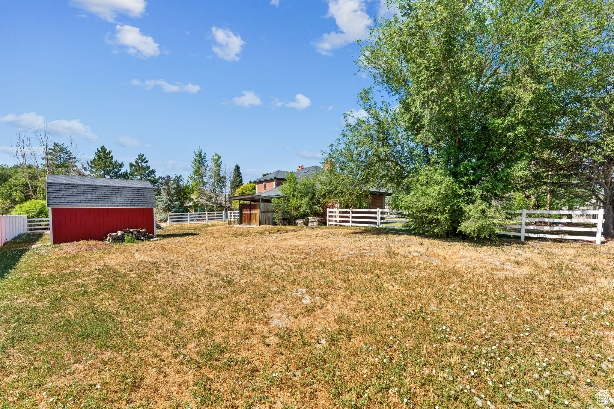 EQUESTRIAN ESTATES - Residential