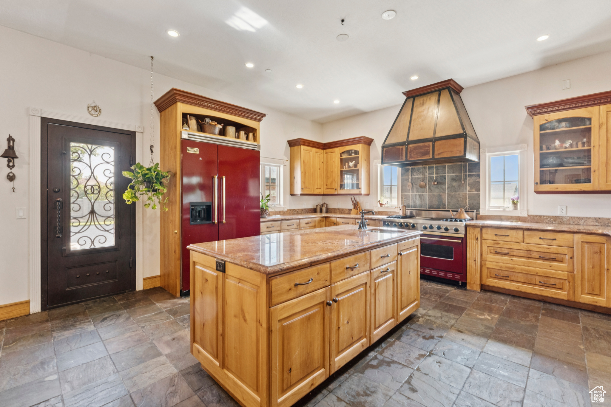 EQUESTRIAN ESTATES - Residential