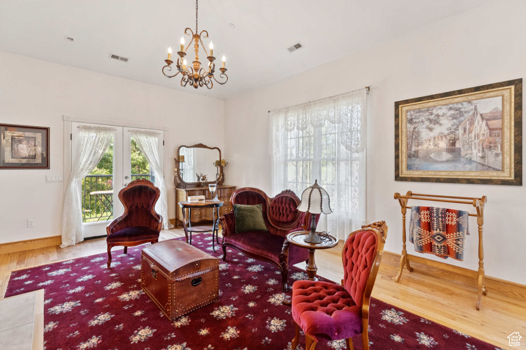 EQUESTRIAN ESTATES - Residential